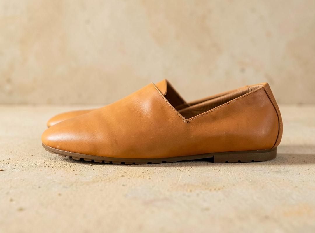 Kožená barefoot bota s tenkou podrážkou z profilu